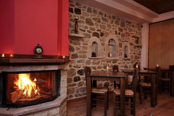 Hotel Thea Valtessinikou Extérieur photo