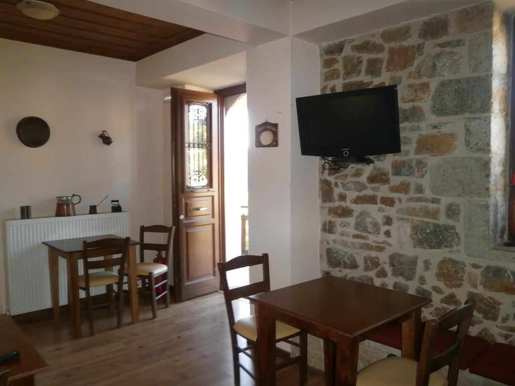Hotel Thea Valtessinikou Extérieur photo